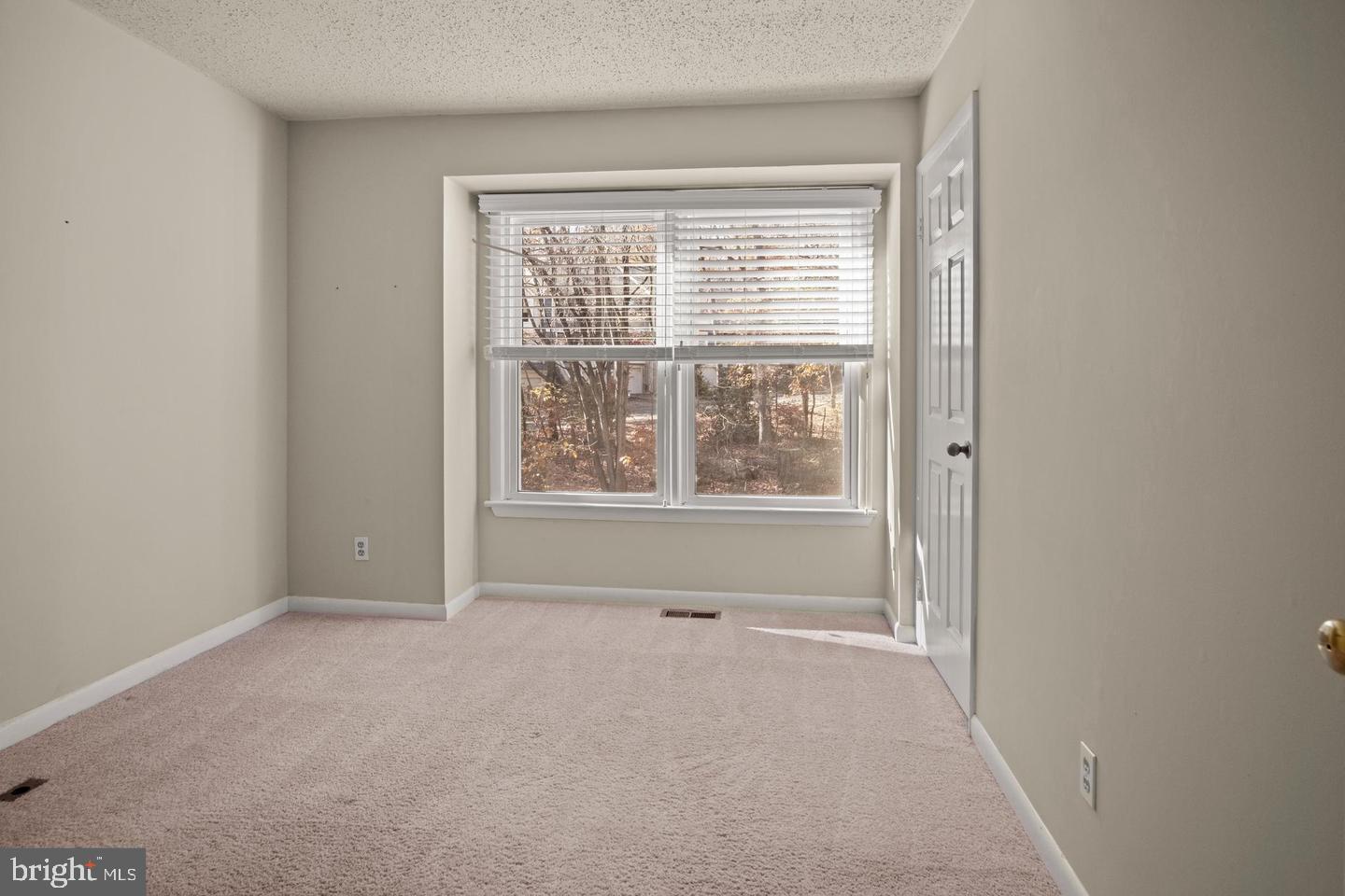 1602 Oak Spring Way Reston, VA 20190 - Photo 26 of 33