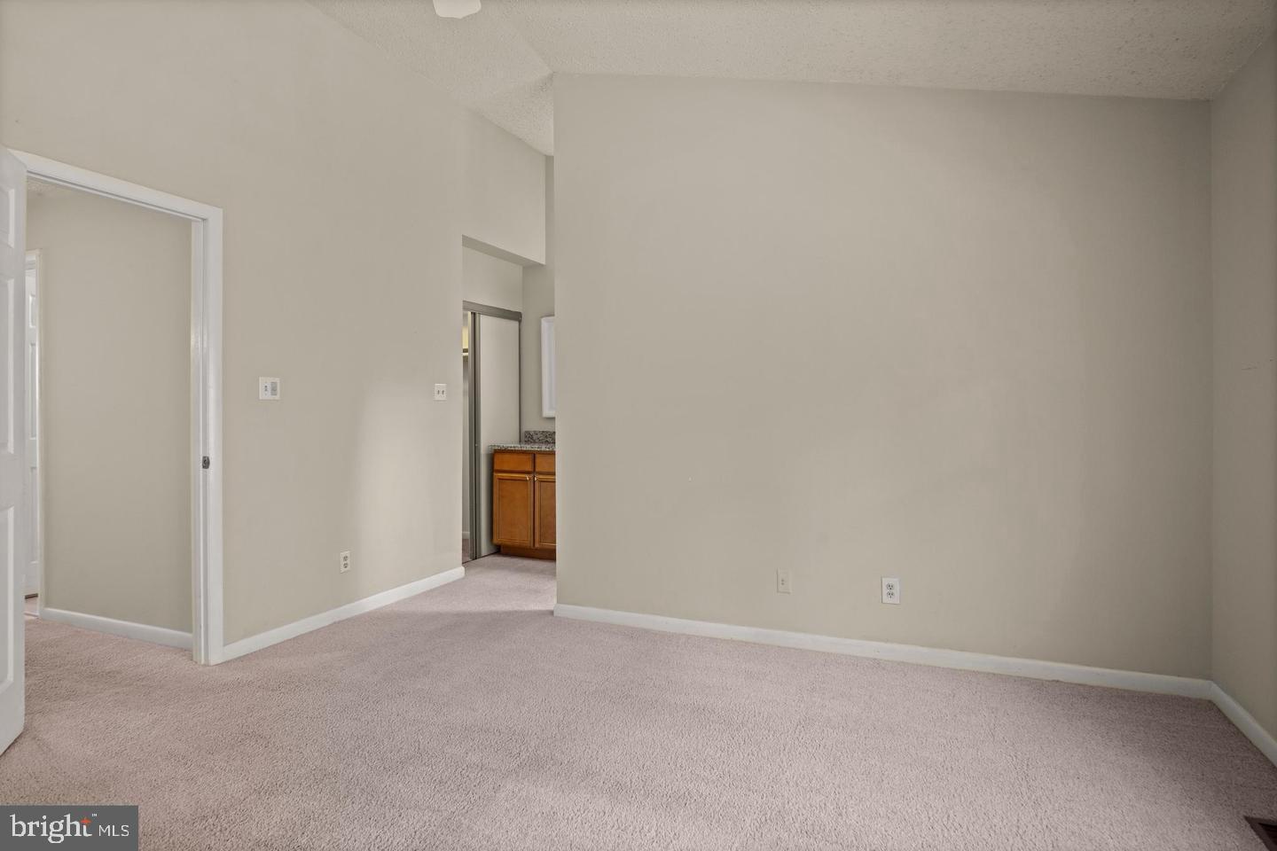 1602 Oak Spring Way Reston, VA 20190 - Photo 30 of 33
