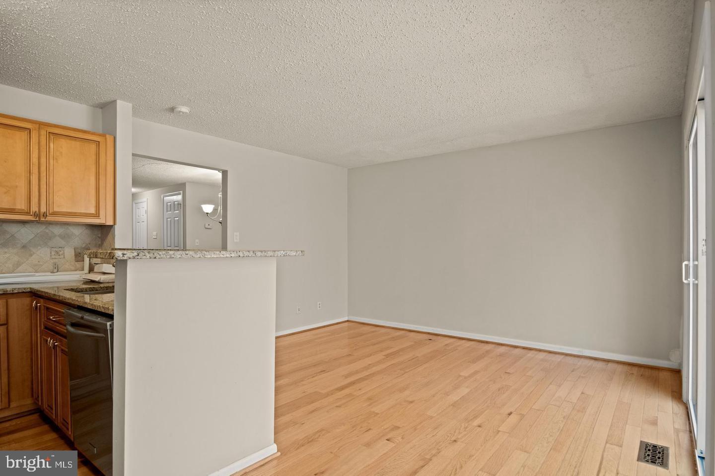 1602 Oak Spring Way Reston, VA 20190 - Photo 9 of 33