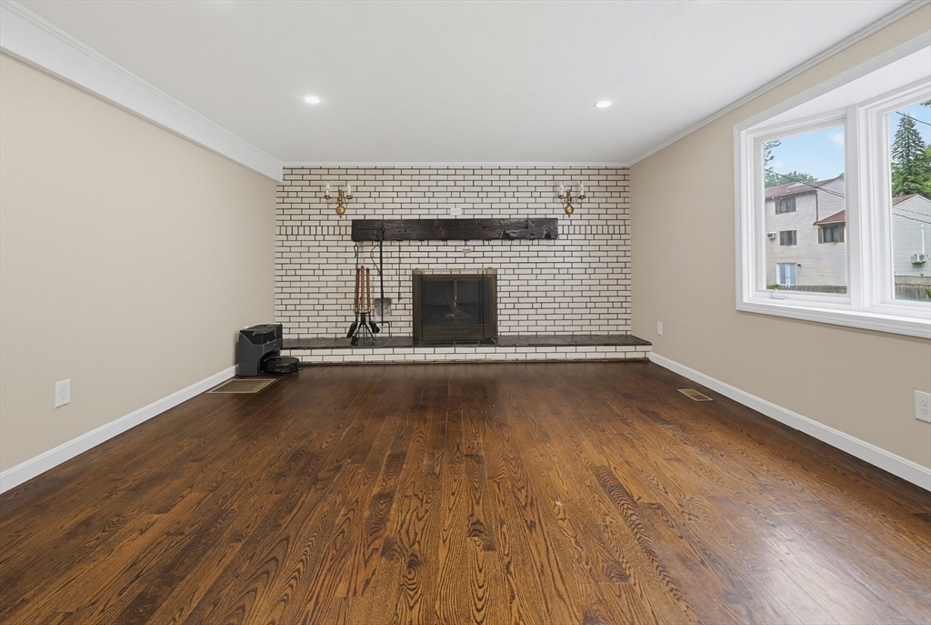 32 Falcon Street Worcester, MA 01603 - Photo 14 of 42