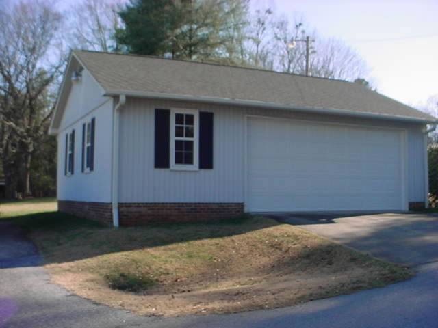 402 Woodbluff Road Laurens, SC 29360 - Photo 3 of 9 Gallery Image 3
