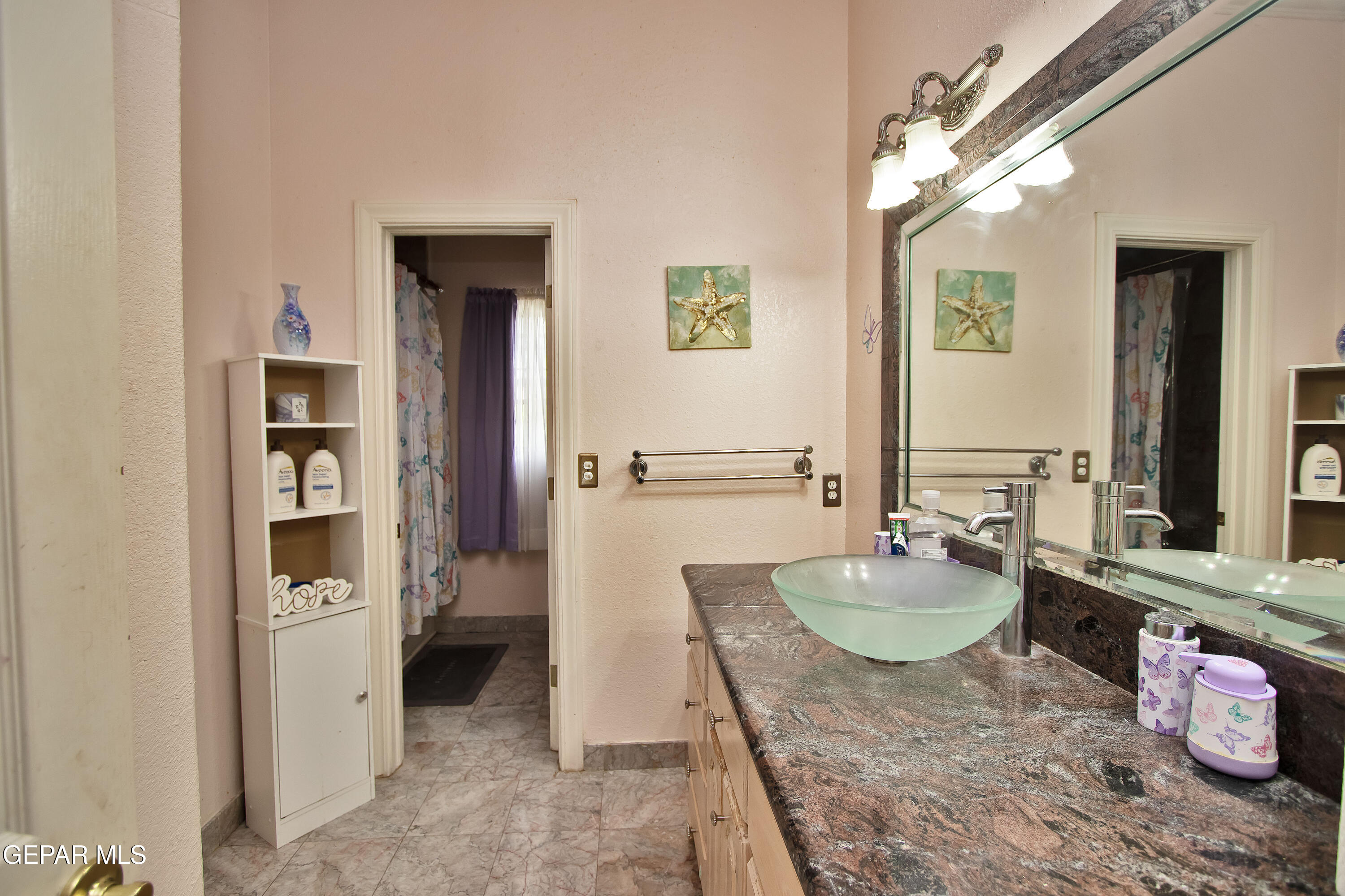 861 Country Club Road El Paso, TX 79932 - Photo 67 of 104 Bathroom