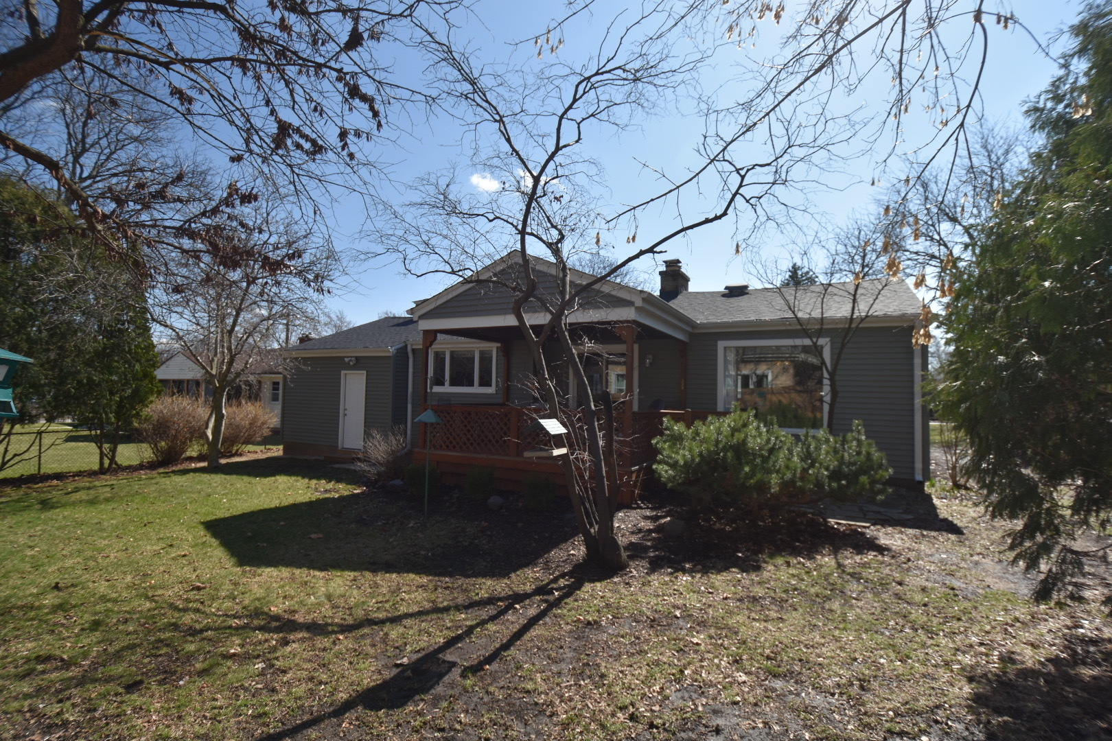 111 West Prairie Avenue Wheaton, IL 60187 - Photo 23 of 24 a front view of a house with garden