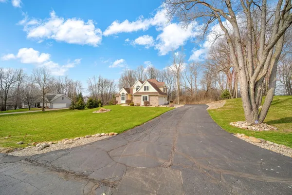 $575,000 | 4830 Stonewood Drive, Jackson, MI 49201