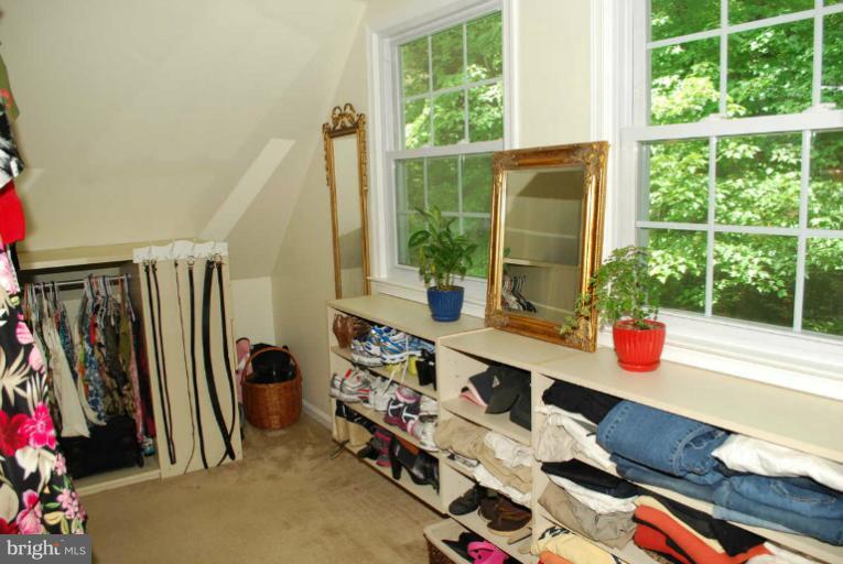 3036 Castle Road Falls Church, VA 22044 - Photo 3 of 30 Interior (General)