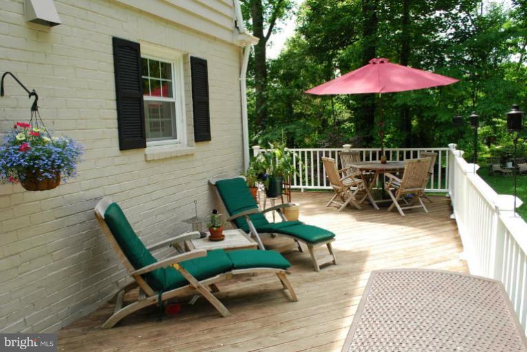 3036 Castle Road Falls Church, VA 22044 - Photo 5 of 30 Exterior (Rear)