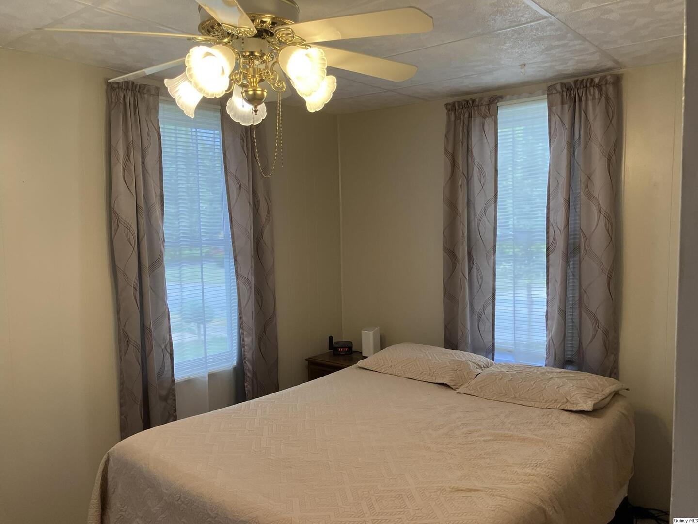 1516 Chestnut Street Quincy, IL 62301 - Photo 5 of 36