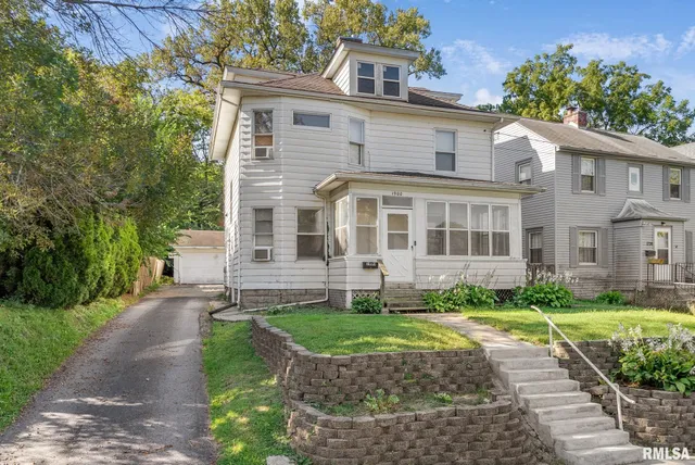 $124,900 | 1900 13th Avenue, Rock Island, IL 61201