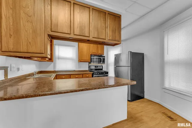 $124,900 | 1900 13th Avenue, Rock Island, IL 61201