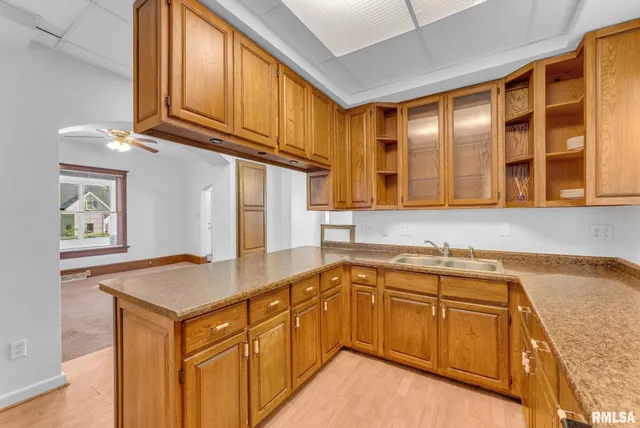 $124,900 | 1900 13th Avenue, Rock Island, IL 61201