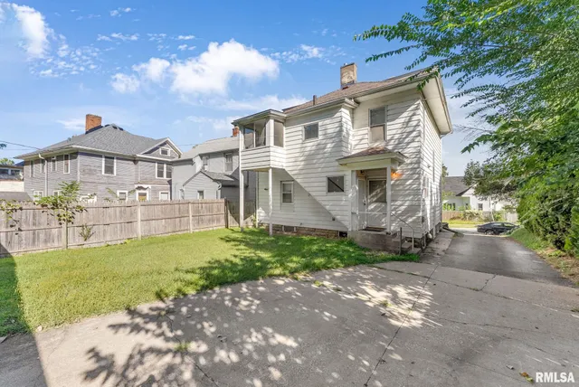 $124,900 | 1900 13th Avenue, Rock Island, IL 61201