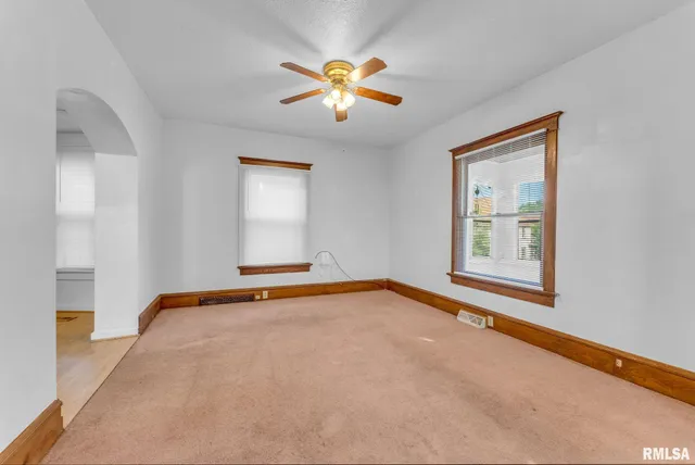 $124,900 | 1900 13th Avenue, Rock Island, IL 61201