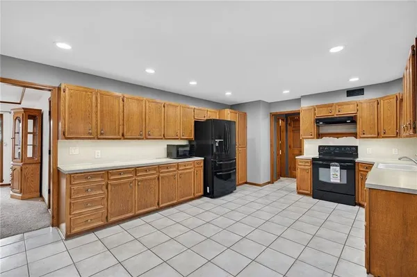 $475,000 | 2103 85th Road Northeast, St. Joseph, MO 64507