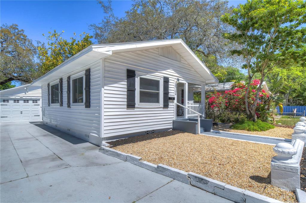 1304 East Louisiana Ave