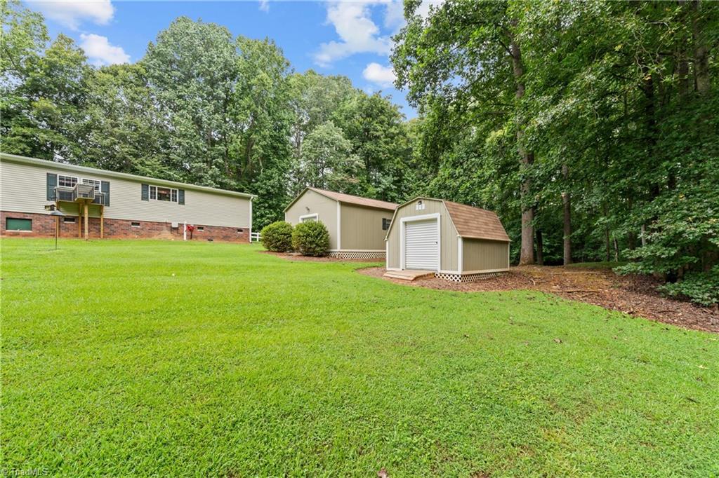 6904 Campbell Road Pleasant Garden, NC 27313 - Photo 8 of 32