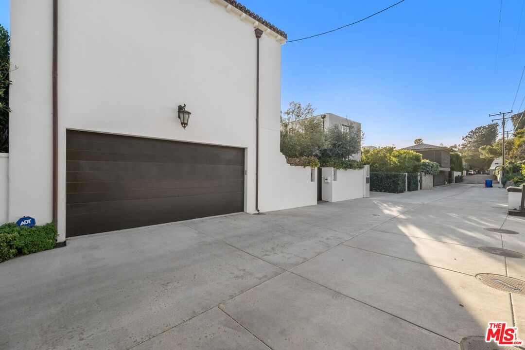27212 Escondido Beach Road Malibu, CA 90265 - Photo 27 of 35