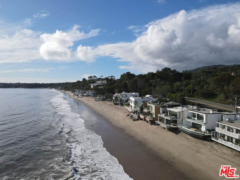 27212 Escondido Beach Road Malibu, CA 90265 - Photo 31 of 35 a view of a lake with houses