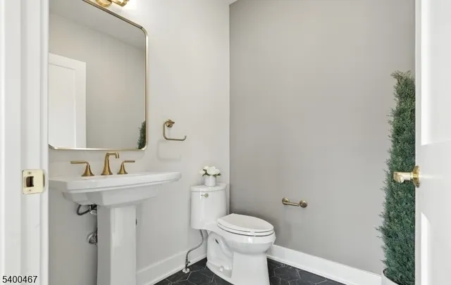 $749,000 | 192 Canterbury Avenue, North Arlington, NJ 07031