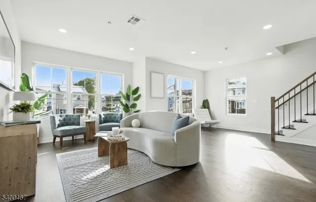 $749,000 | 192 Canterbury Avenue, North Arlington, NJ 07031