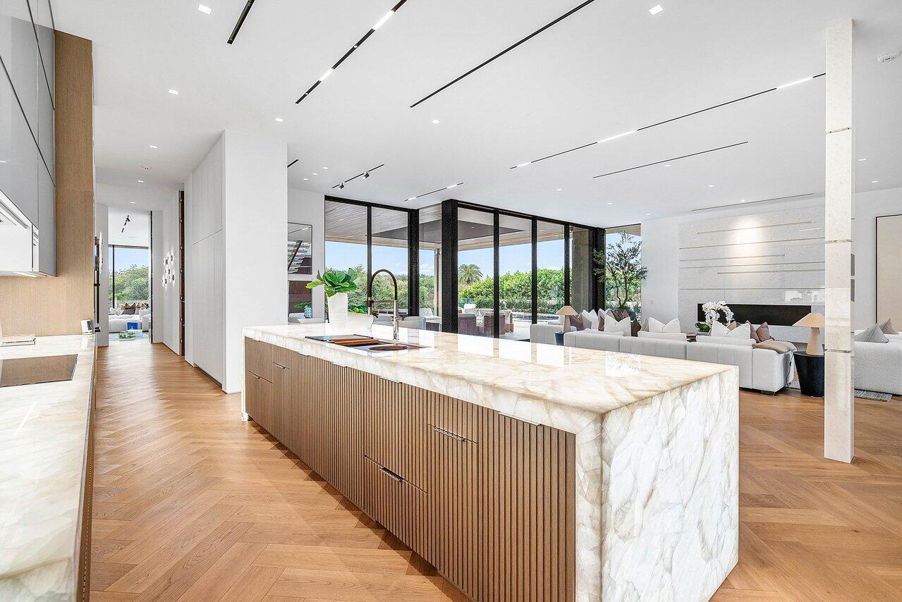 126 Spinnaker Lane Jupiter, FL 33477 - Photo 9 of 81 015-126SpinnakerLane-Jupiter-FL-33477-SM