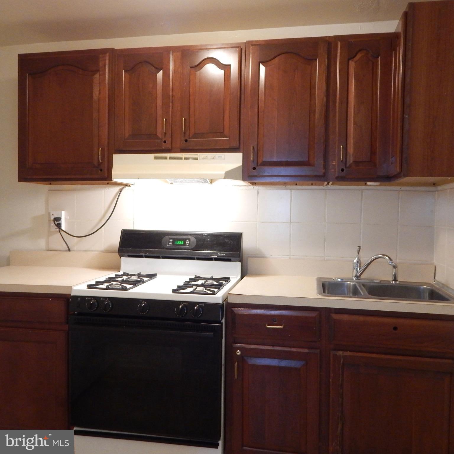 Kitchen with double sink and counter space