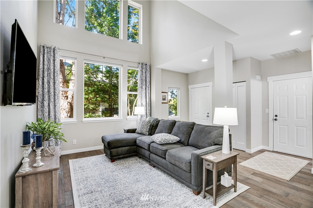 413 South 47th Street, Unit 413 Renton, WA 98055 - Photo 5 of 32 Gallery Image 5