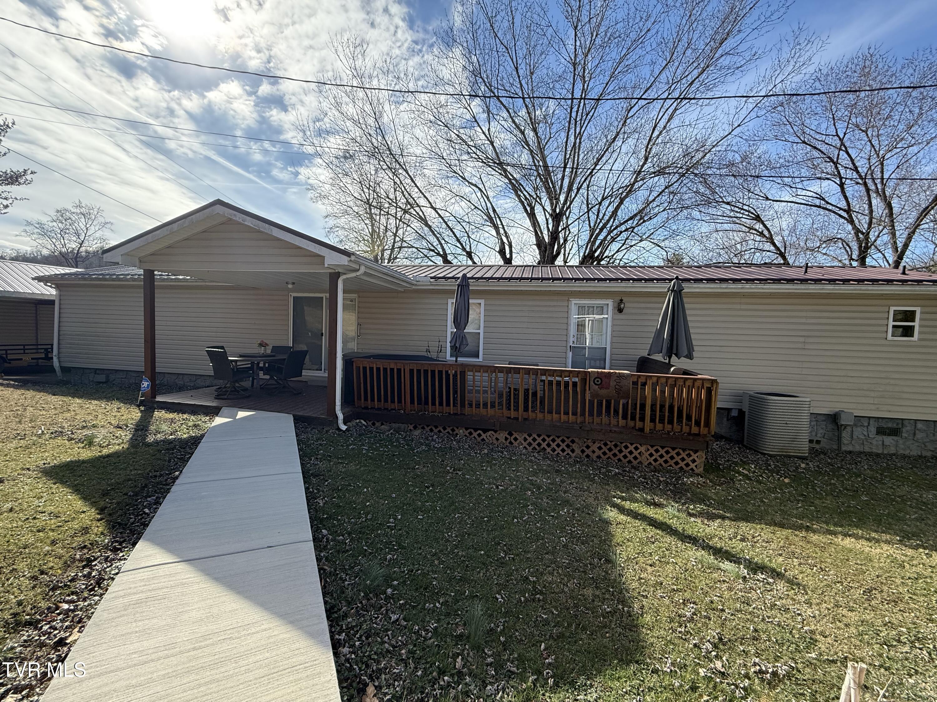 126 Ollie Collins Road Elizabethton, TN 37643 - Photo 4 of 28 IMG_1764