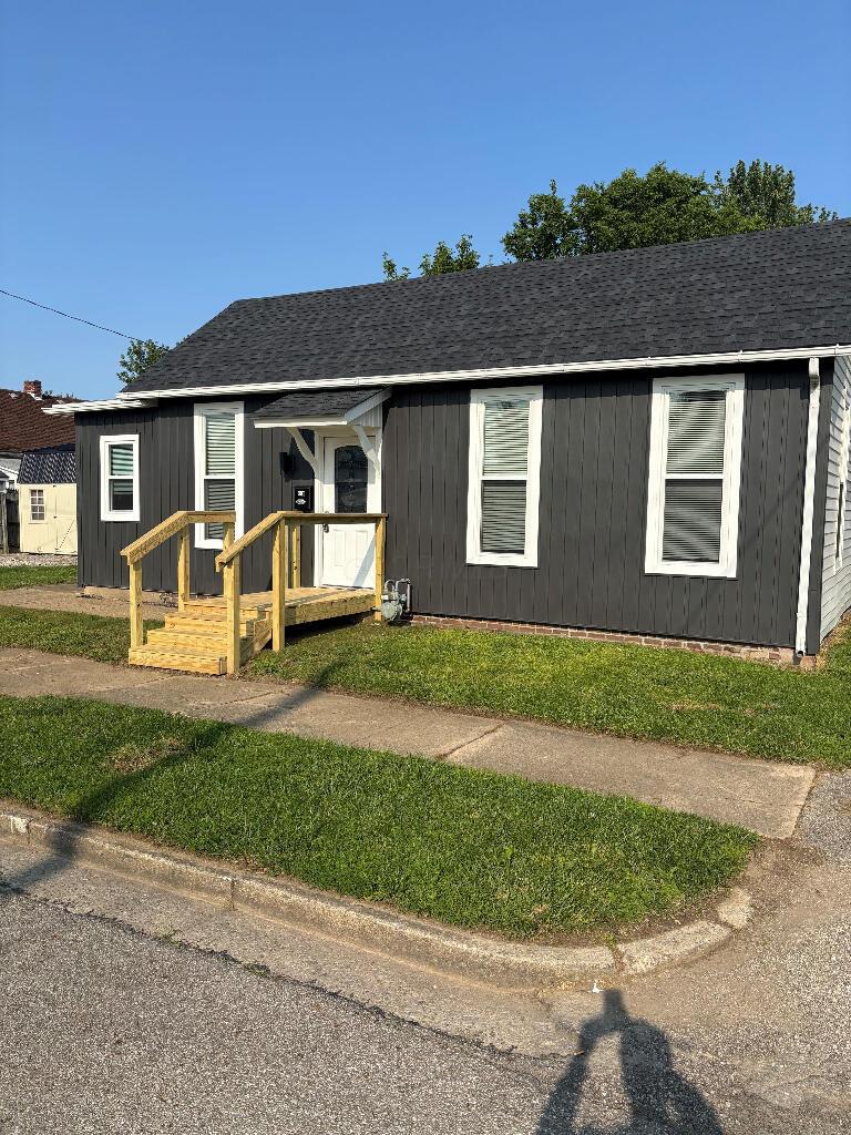 418 Clinton Street Circleville, OH 43113 - Photo 1 of 24 00