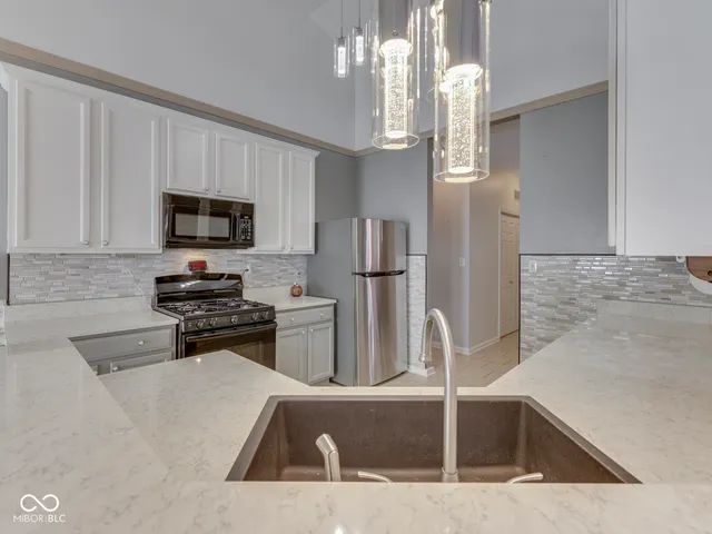 $425,000 | 12774 Raiders Boulevard, Fishers, IN 46037