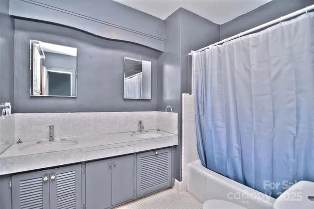 $414,000 | 936 23rd Avenue Northeast, Hickory, NC 28601