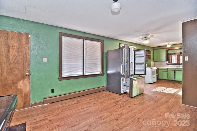 $414,000 | 936 23rd Avenue Northeast, Hickory, NC 28601