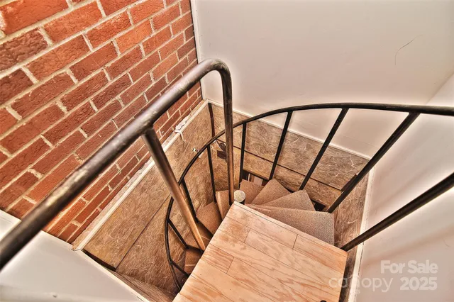 $414,000 | 936 23rd Avenue Northeast, Hickory, NC 28601