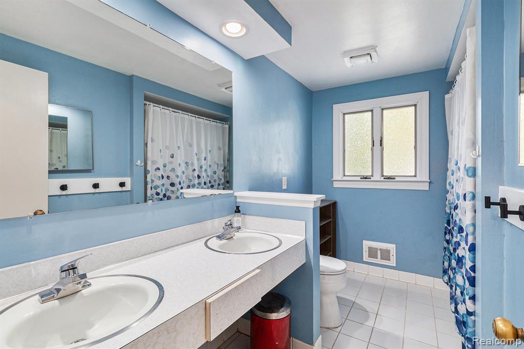 330 Holland Road Flushing, MI 48433 - Photo 19 of 29