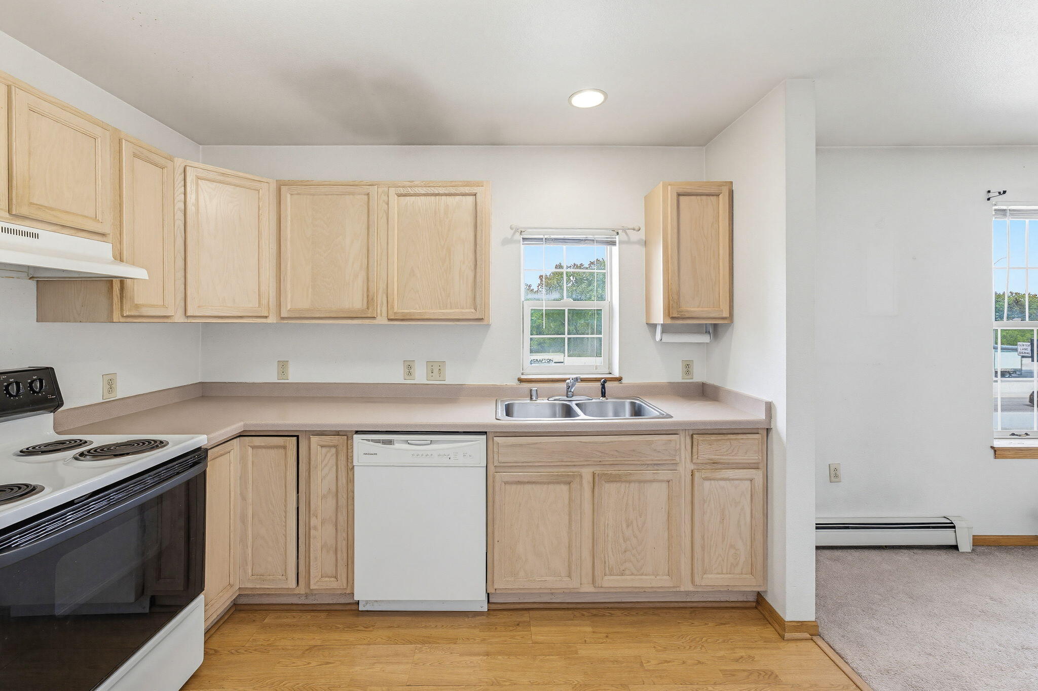 7307 North Port Washington Road, Unit 315 Glendale, WI 53217 - Photo 9 of 30 Kitchen