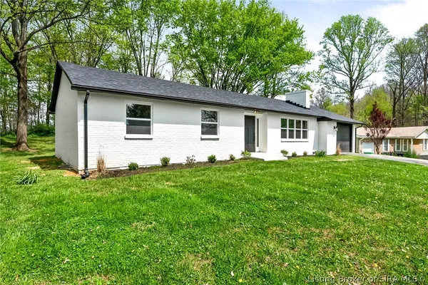 $275,000 | 2260 Lone Acres Drive Northeast, New Salisbury, IN 47161