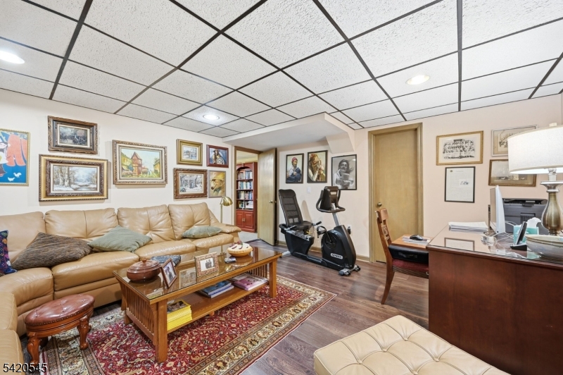 900 Valley Road, Unit E3 Clifton, NJ 07013 - Photo 25 of 28 Gallery Image 25