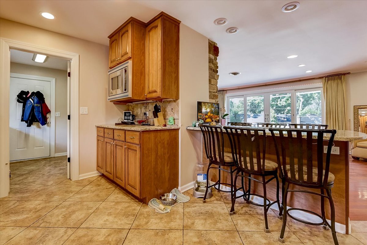 1705 West Roosevelt Road Wheaton, IL 60187 - Photo 12 of 33