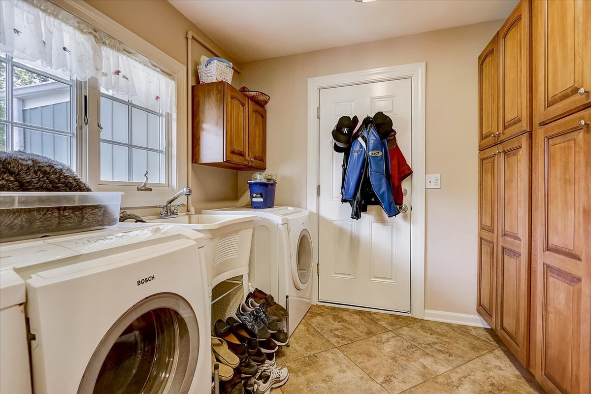 1705 West Roosevelt Road Wheaton, IL 60187 - Photo 13 of 33