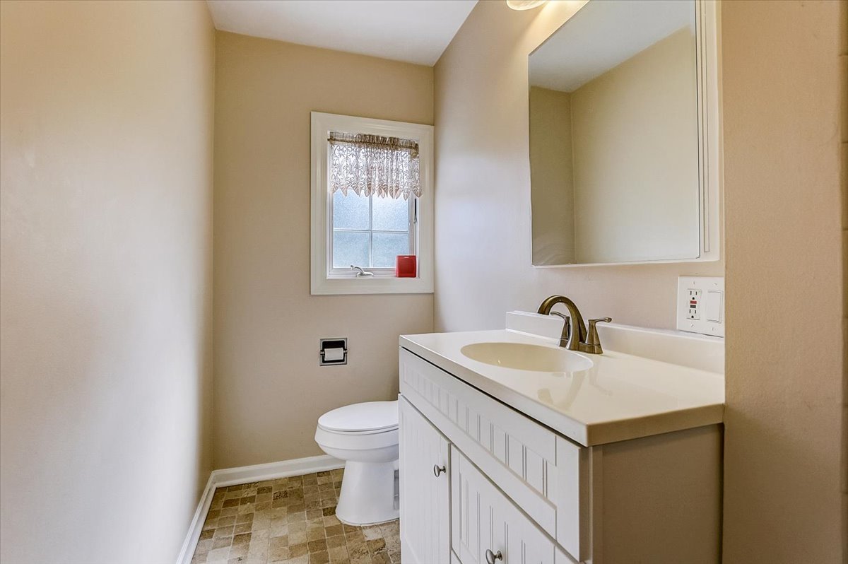 1705 West Roosevelt Road Wheaton, IL 60187 - Photo 17 of 33