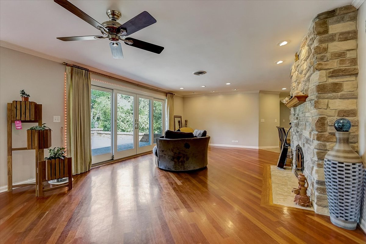 1705 West Roosevelt Road Wheaton, IL 60187 - Photo 4 of 33
