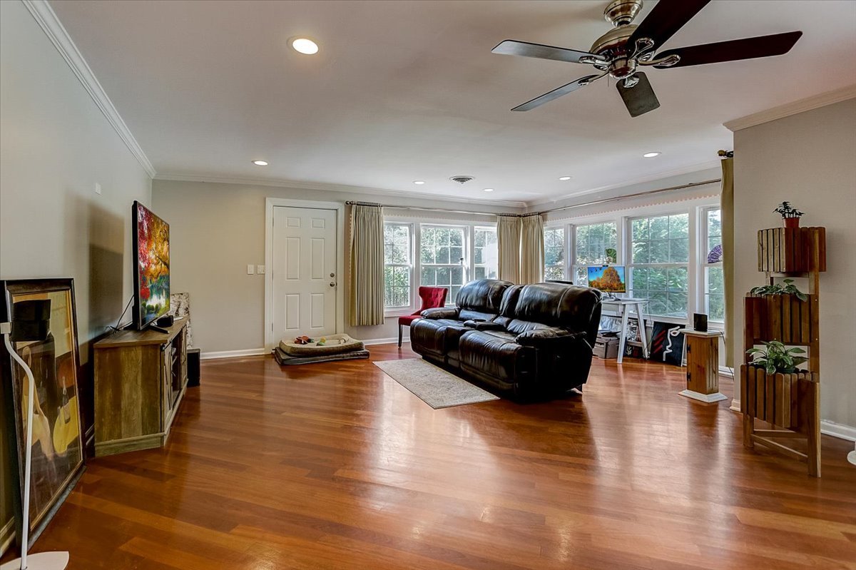 1705 West Roosevelt Road Wheaton, IL 60187 - Photo 5 of 33