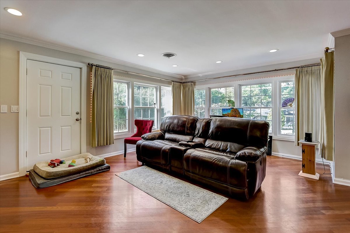 1705 West Roosevelt Road Wheaton, IL 60187 - Photo 6 of 33