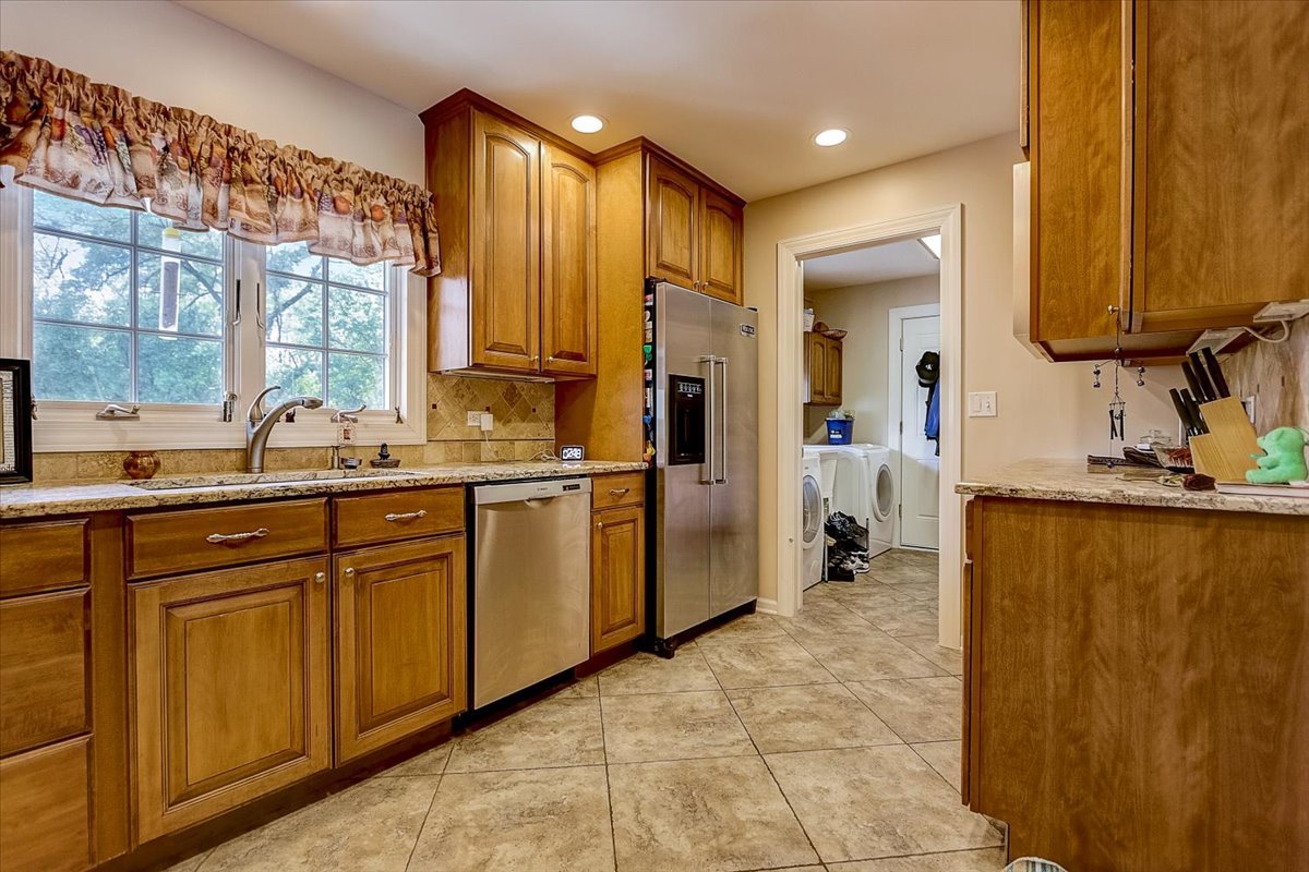 1705 West Roosevelt Road Wheaton, IL 60187 - Photo 9 of 33