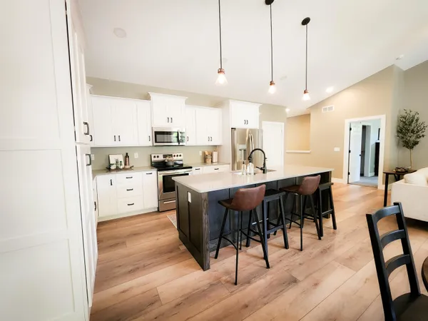 $299,900 | 237 Glei Court, Hillsdale, MI 49242