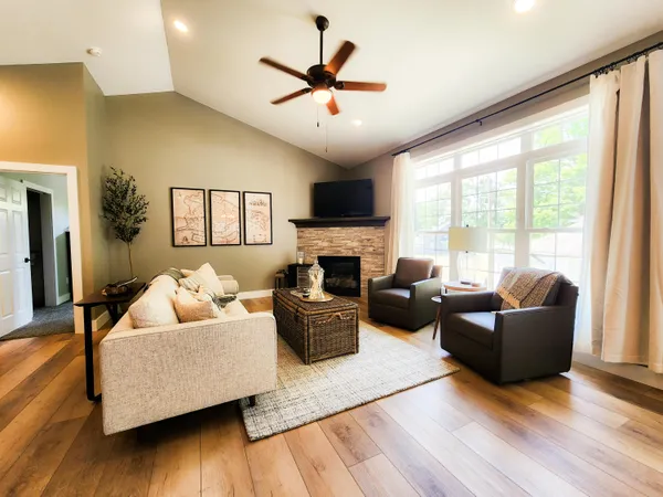 $299,900 | 237 Glei Court, Hillsdale, MI 49242