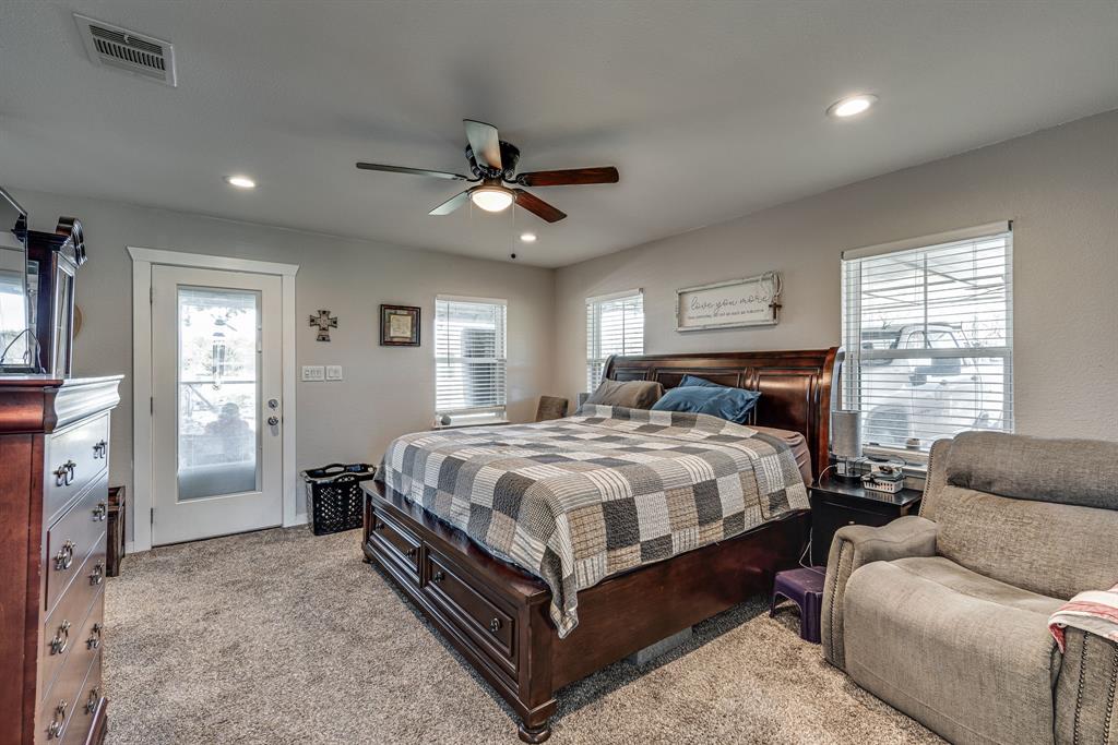 205 Newman Road Ennis, TX 75119 - Photo 10 of 30 Primary Bedroom