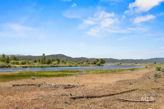 $275,000 | L6-b1 L6-b1 Lazy River Street, Cascade, ID 83611