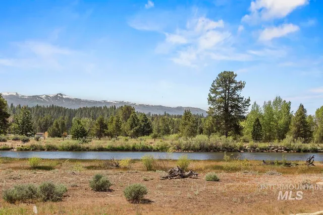 $275,000 | L6-b1 L6-b1 Lazy River Street, Cascade, ID 83611