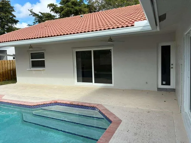 $5,500 | 7104 Northwest 38th Manor, Coral Springs, FL 33065