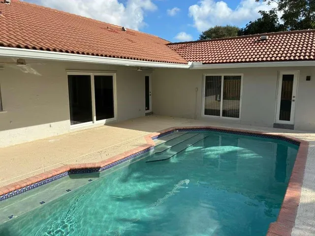 $5,500 | 7104 Northwest 38th Manor, Coral Springs, FL 33065